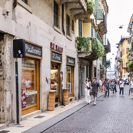 Residenza Angels @piazzadelleerbe Appartamento *