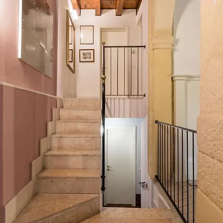 Apartment Residenza Angels @piazzadelleerbe *