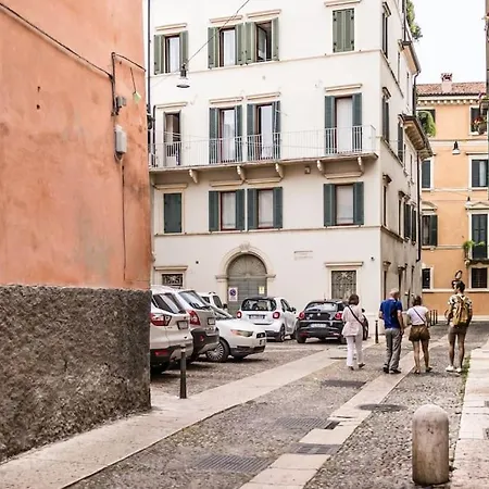 Apartment Residenza Angels @piazzadelleerbe Verona