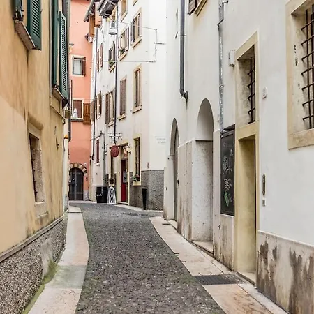 Residenza Angels @piazzadelleerbe Apartment *