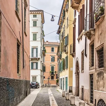 Apartment Residenza Angels @piazzadelleerbe Verona